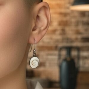 ✨️Sterling Silver Shiva Shell Vintage Earrings!